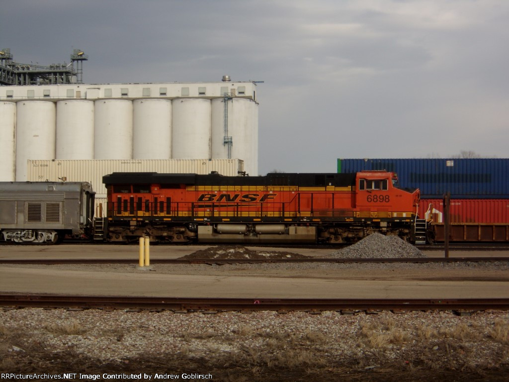 BNSF 6898